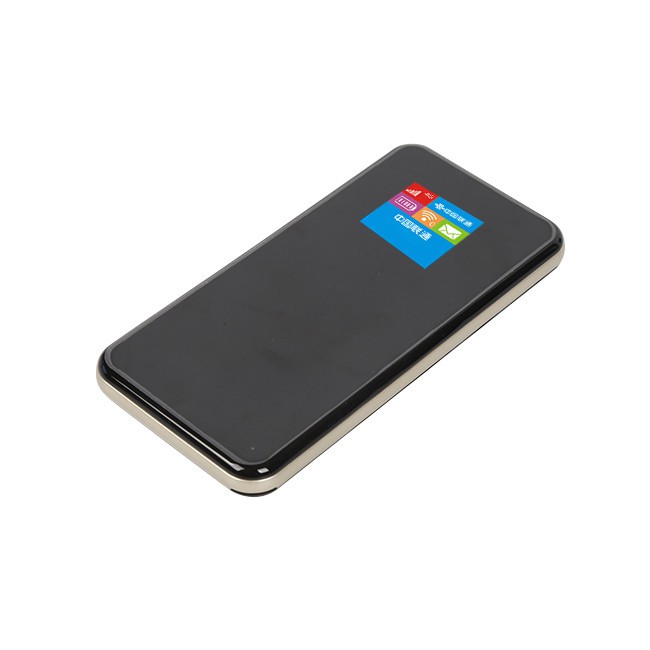 LCD-skjerm og Power Bank-ruter